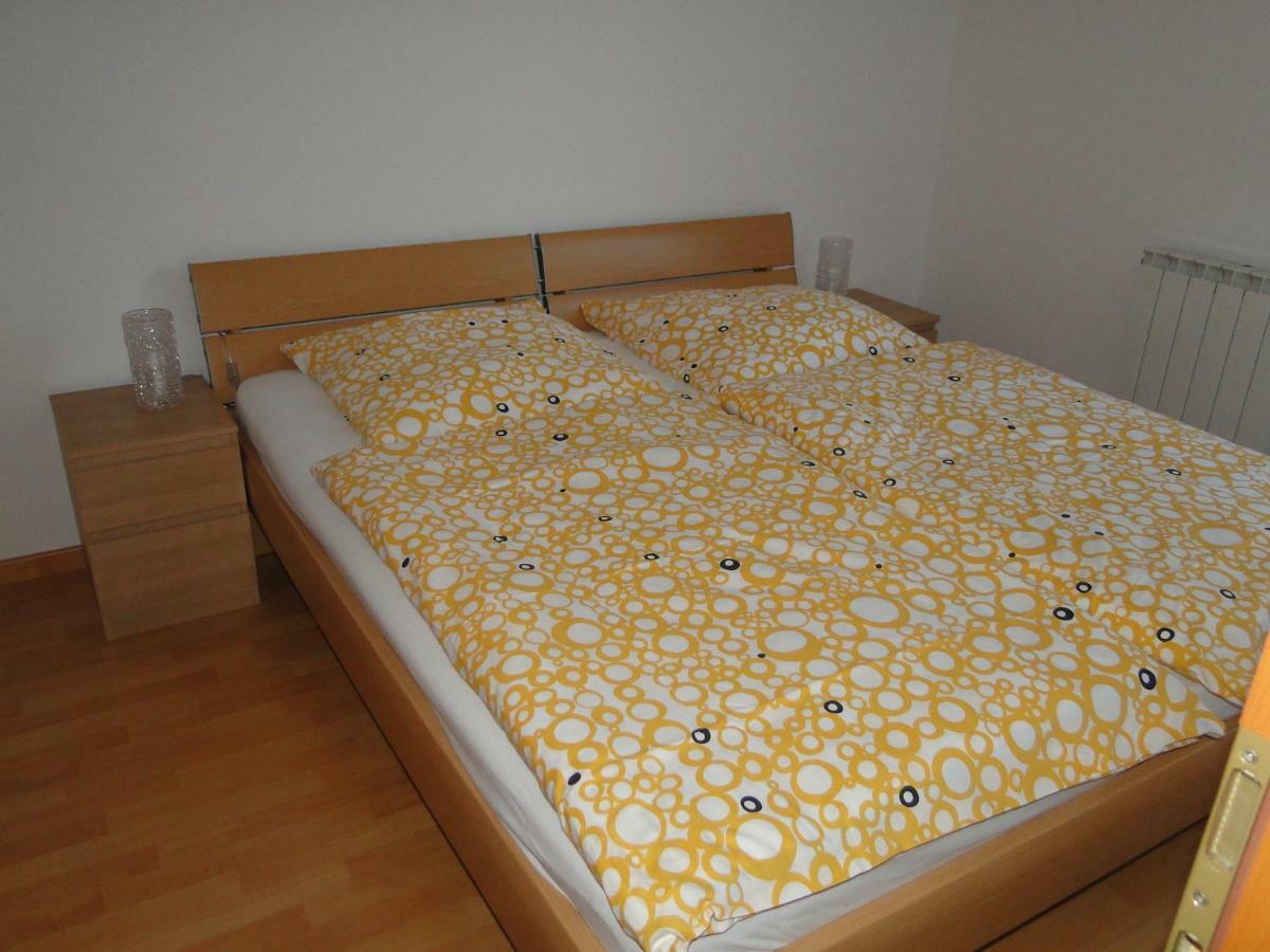 Apartamento Zele Dolac Exterior foto